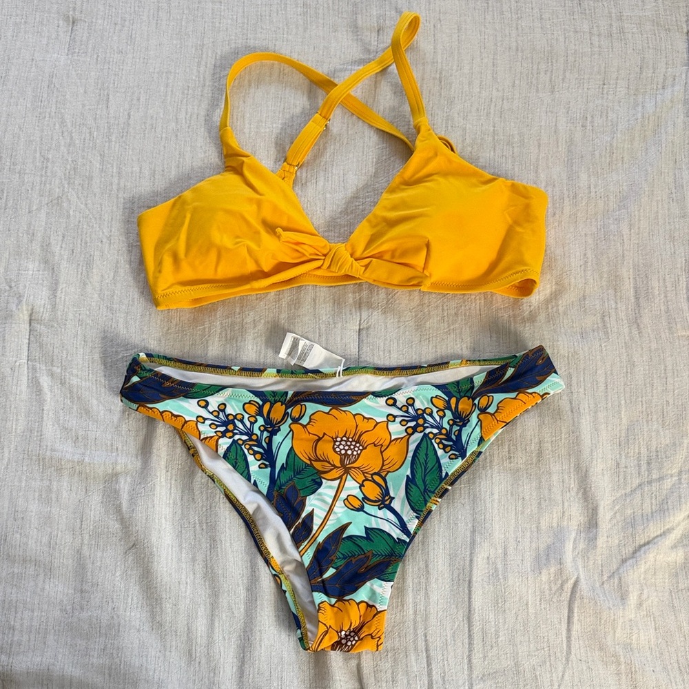 Cupshe Vibrant Floral Bikini Set